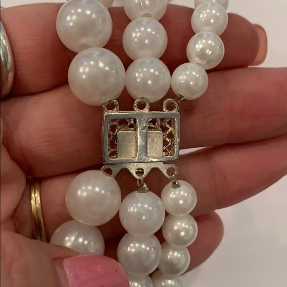 Triple strand silver bead detail retro statement